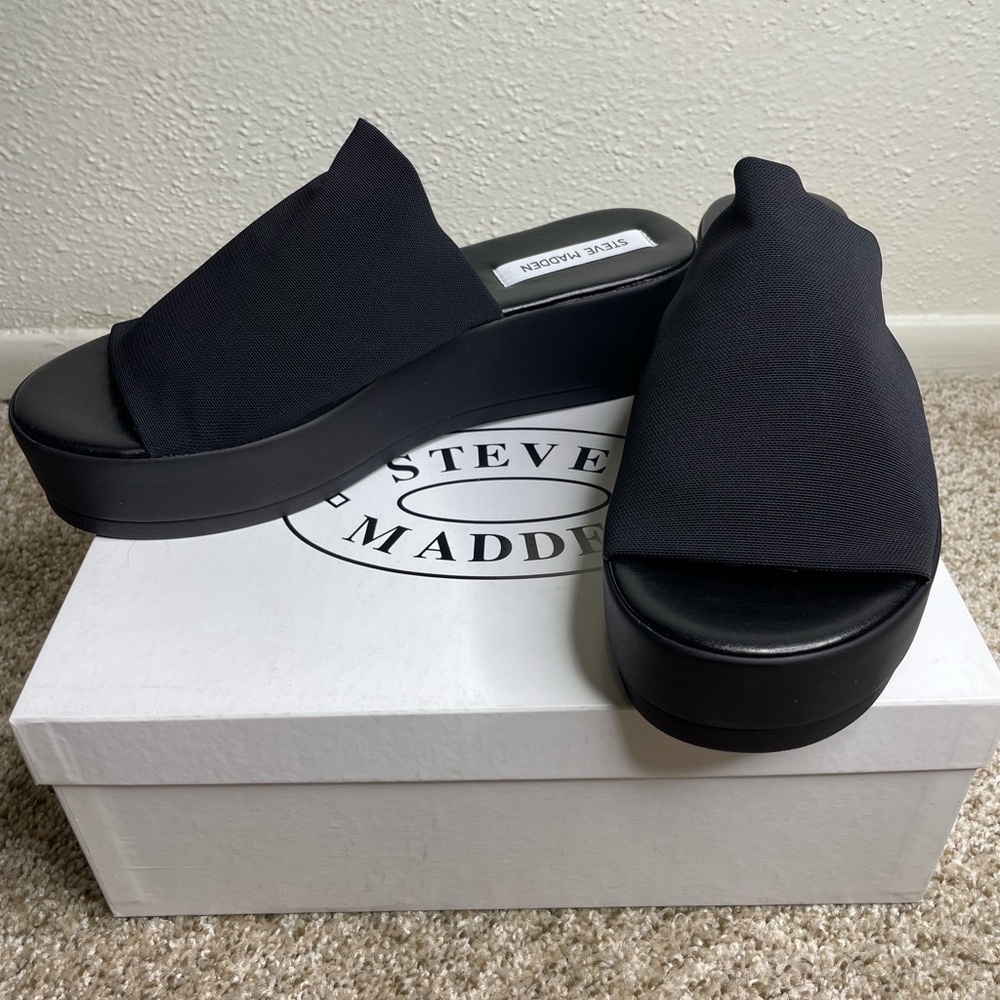 Black platform sandal from Steve Madden